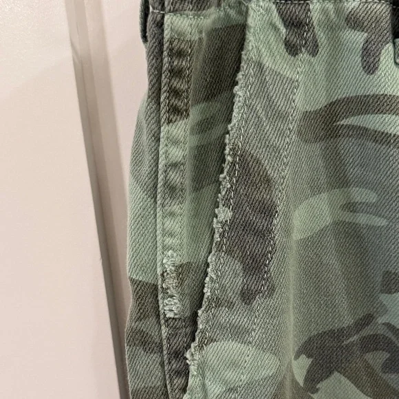 AMO Women’s Camouflage Pants - Picture 3 of 8